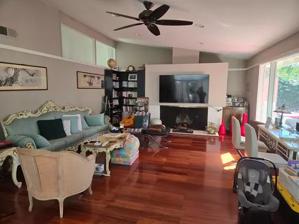 Buena Park, CA 90621,5541 Fox Hills AVE