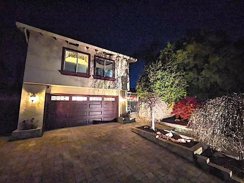 3883 Woodcreek LN, San Jose, CA 95117