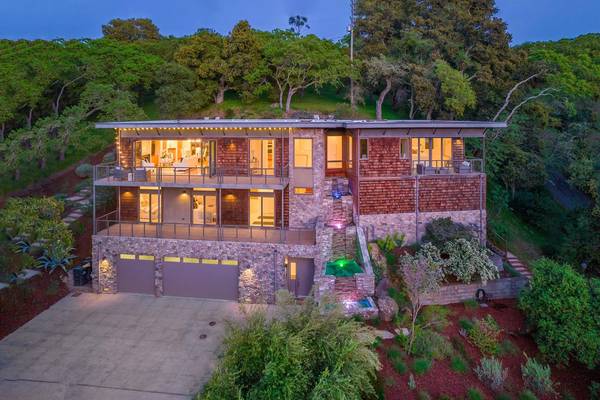 18 Arastradero RD, Portola Valley, CA 94028