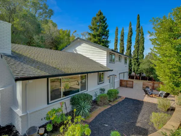 Orinda, CA 94563,30 Moraga Via