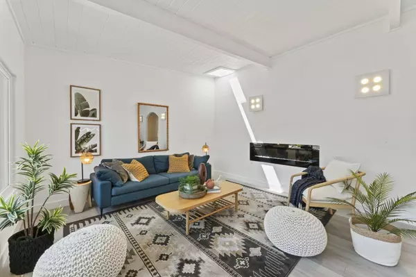 Pacifica, CA 94044,268 Lauren AVE