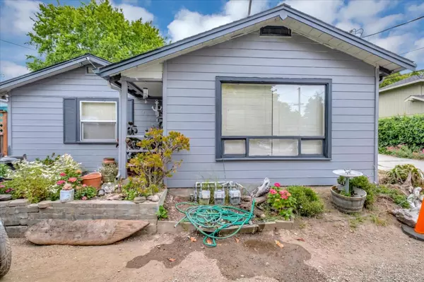 1410 17th AVE, Santa Cruz, CA 95062