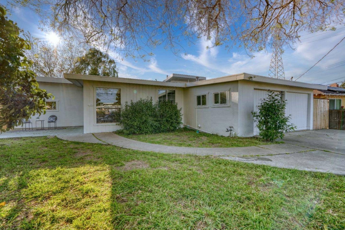 2689 Gonzaga ST, East Palo Alto, CA 94303