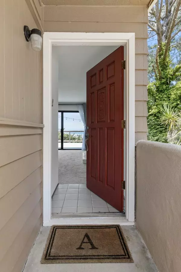 Pacifica, CA 94044,63 Oviedo CT