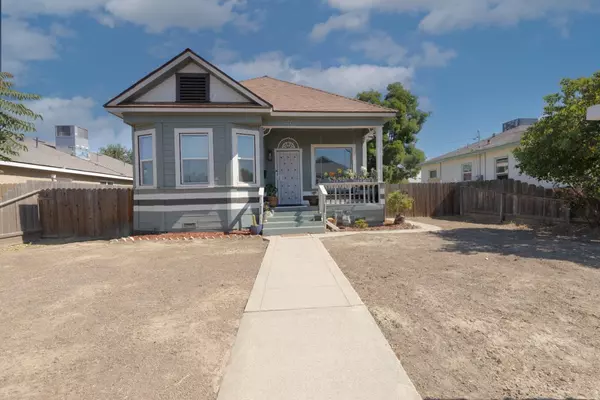 410 E 9th ST, Hanford, CA 93230