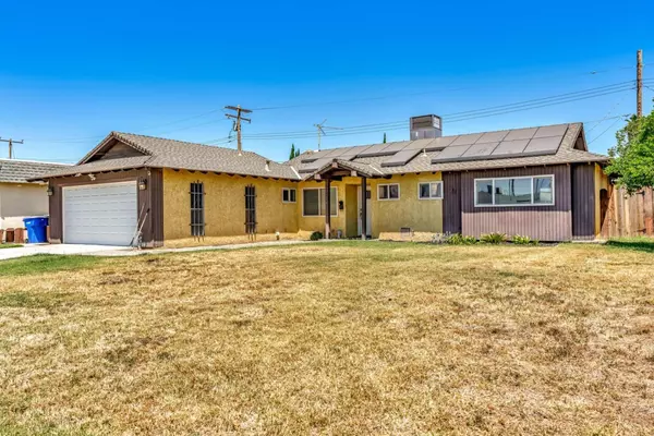 1376 Lassen DR, Hanford, CA 93230