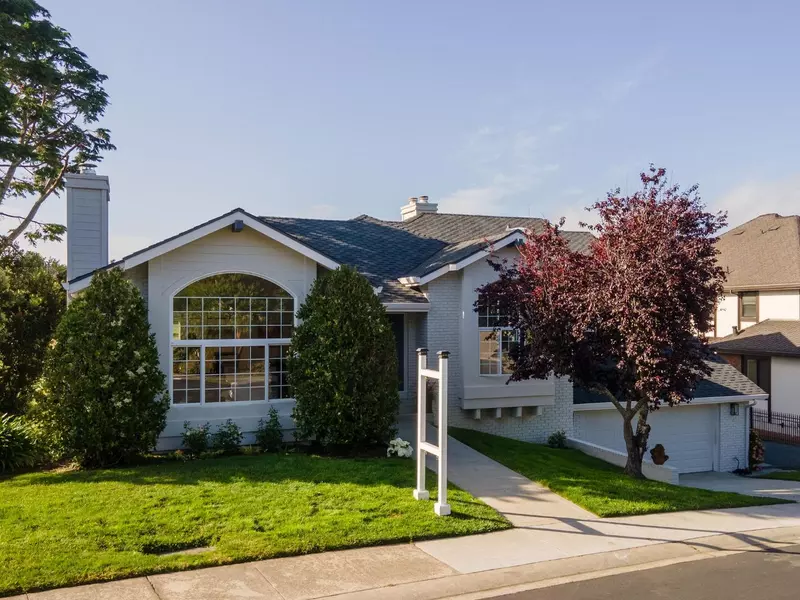 3 Ashdown PL, Half Moon Bay, CA 94019