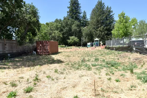 25 Rae ST, Santa Rosa, CA 95404