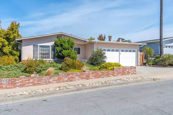 Marina, CA 93933,3111 Carmelo CIR