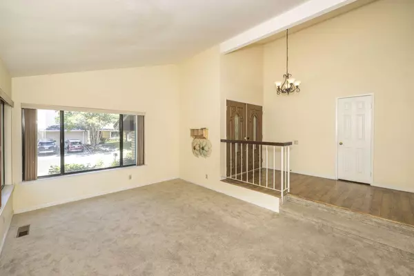 Rancho Cordova, CA 95670,11142 Utopia River CT