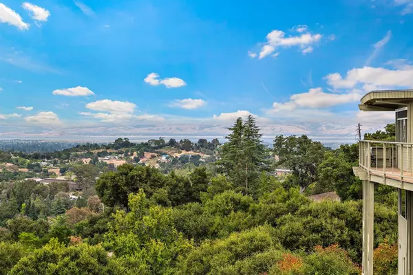 Los Altos Hills, CA 94022,25111 La Loma DR