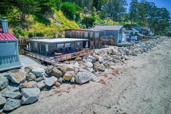 16 Potbelly Beach RD, Aptos, CA 95003