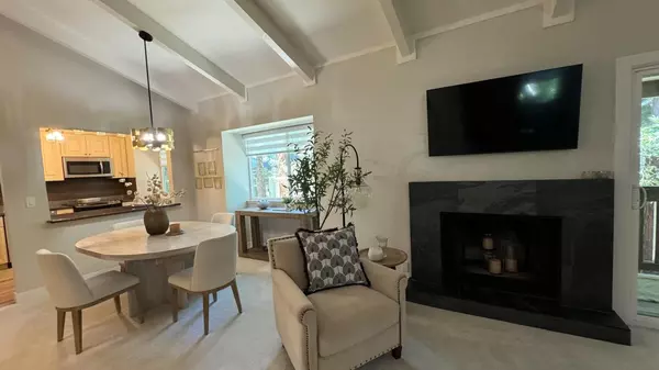 Saratoga, CA 95070,19421 Vineyard LN