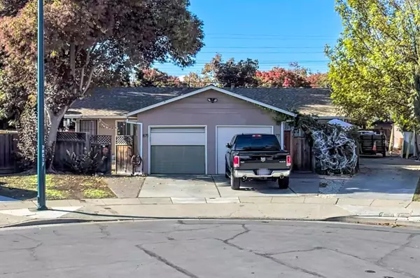 875-877 Altamont CT, Sunnyvale, CA 94085