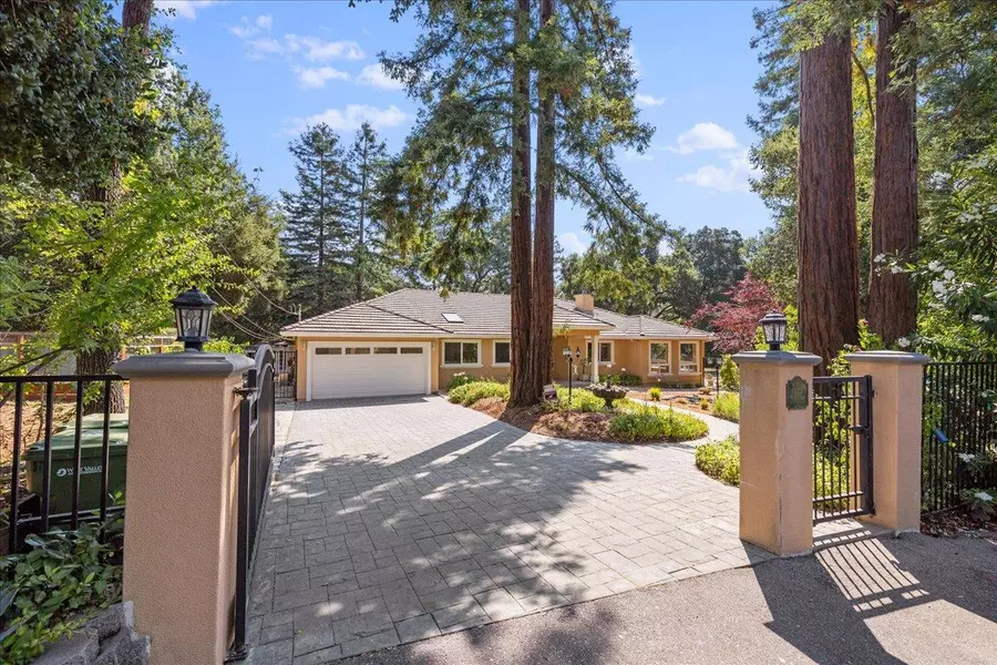 21780 Via Regina, Saratoga, CA 95070