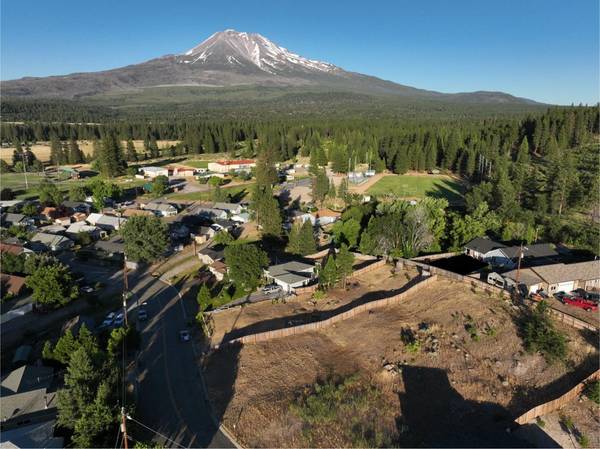 891 S Davis AVE, Weed, CA 96094