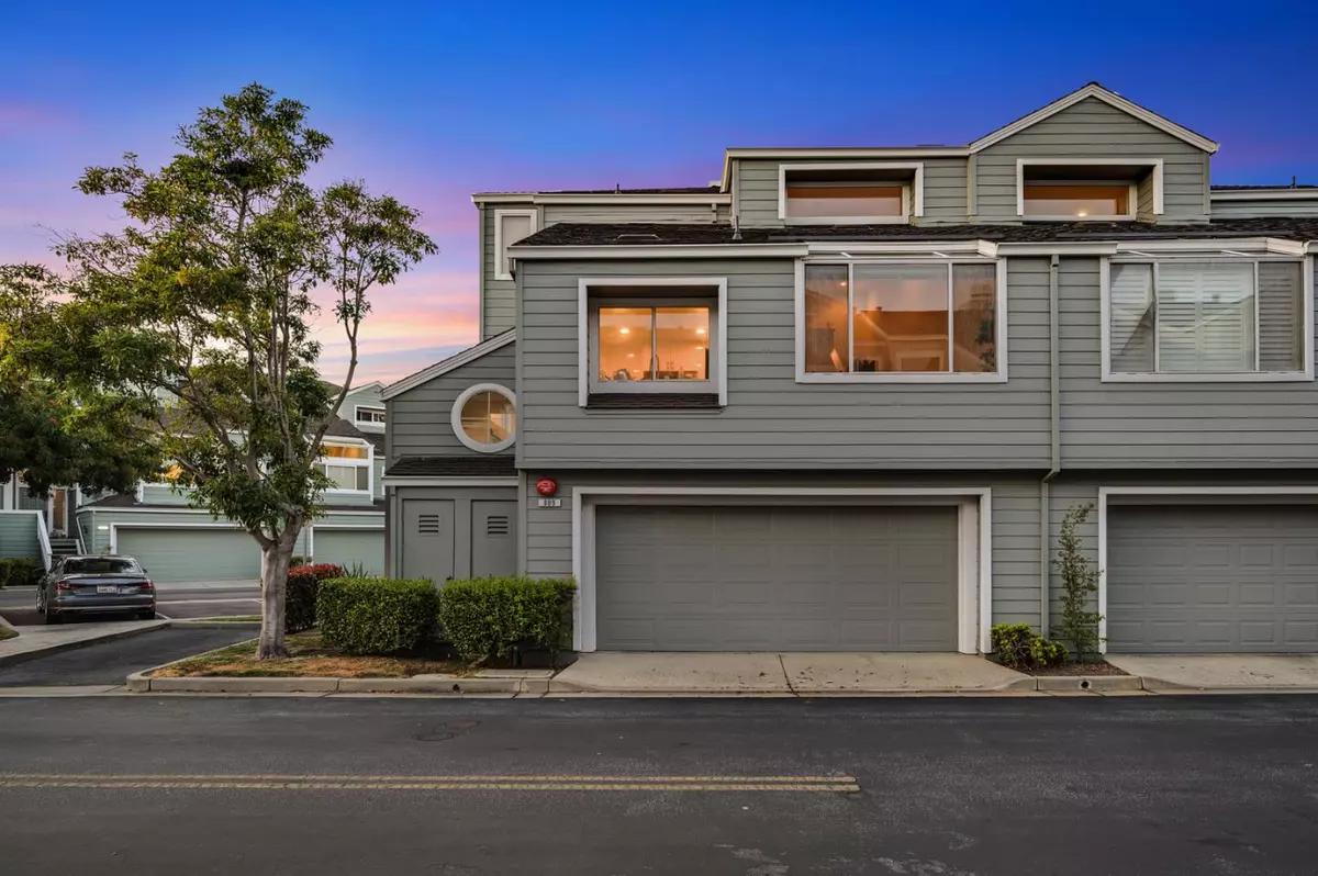 Redwood City, CA 94065,809 Sovereign WAY