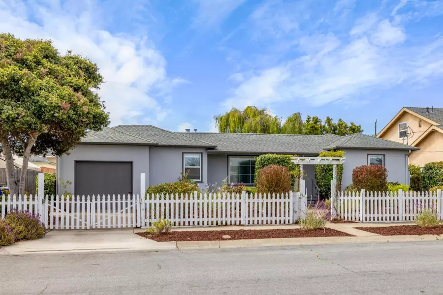 230 Dundee DR, Monterey, CA 93940