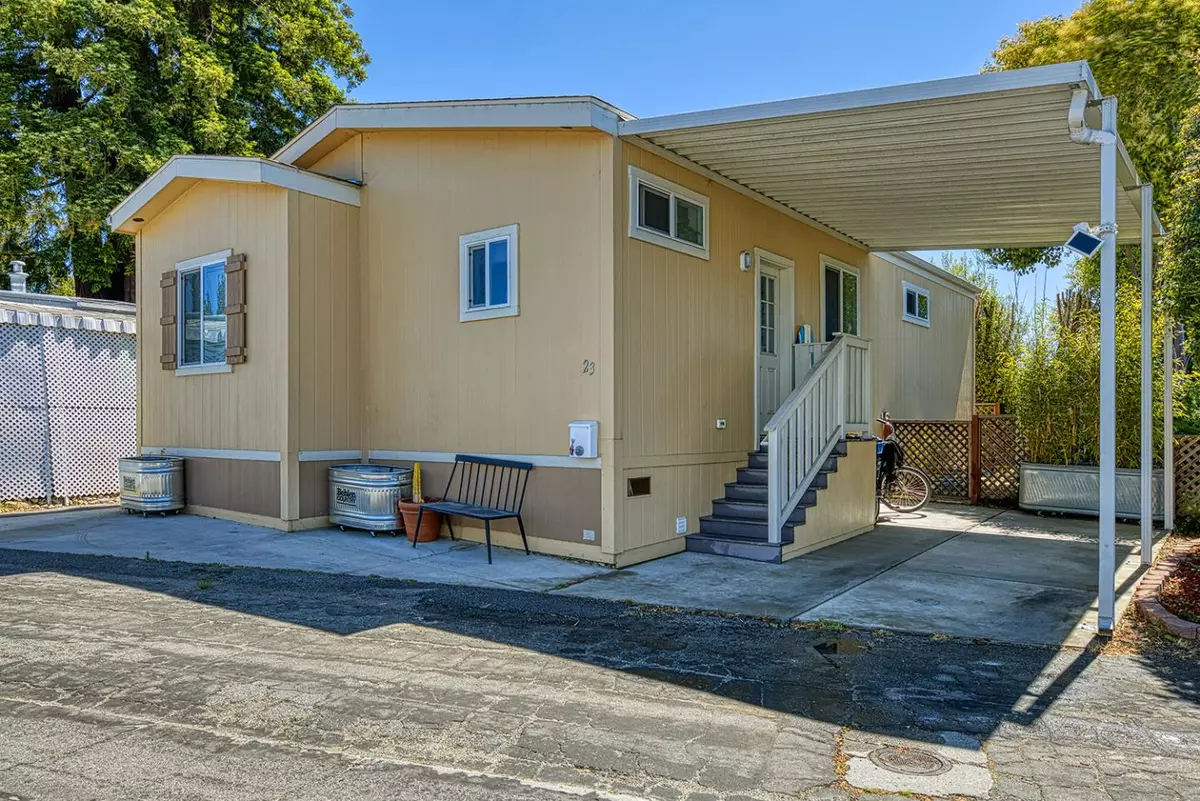 Soquel, CA 95073,4300 Soquel DR 23