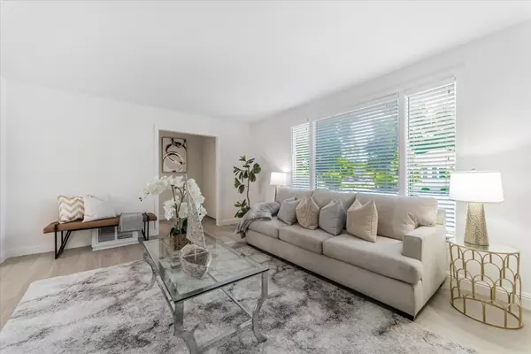 San Mateo, CA 94402,815 Folkstone AVE