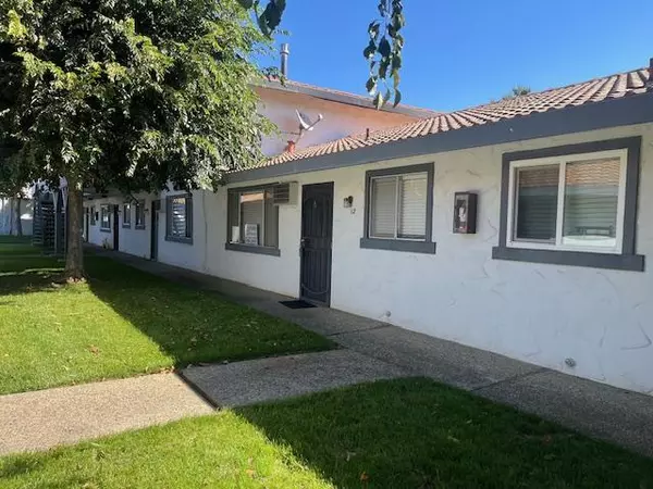 1261 Juniper DR 12, Gilroy, CA 95020