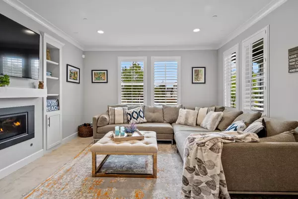 Marina, CA 93933,2704 Lighthouse LN