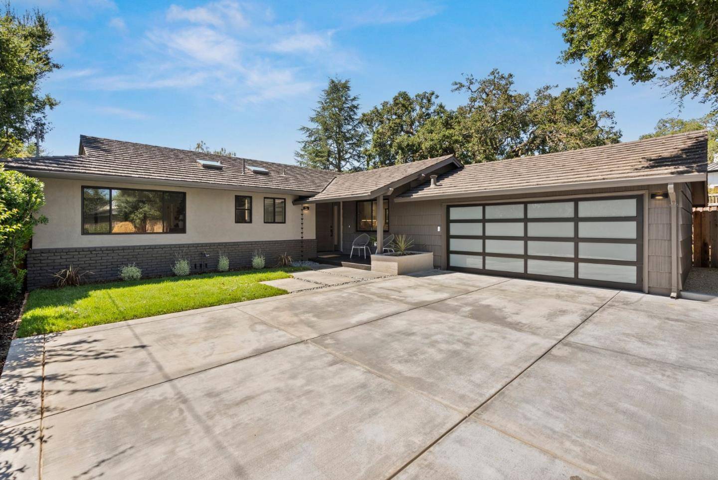 1320 McClure LN, Los Altos, CA 94024