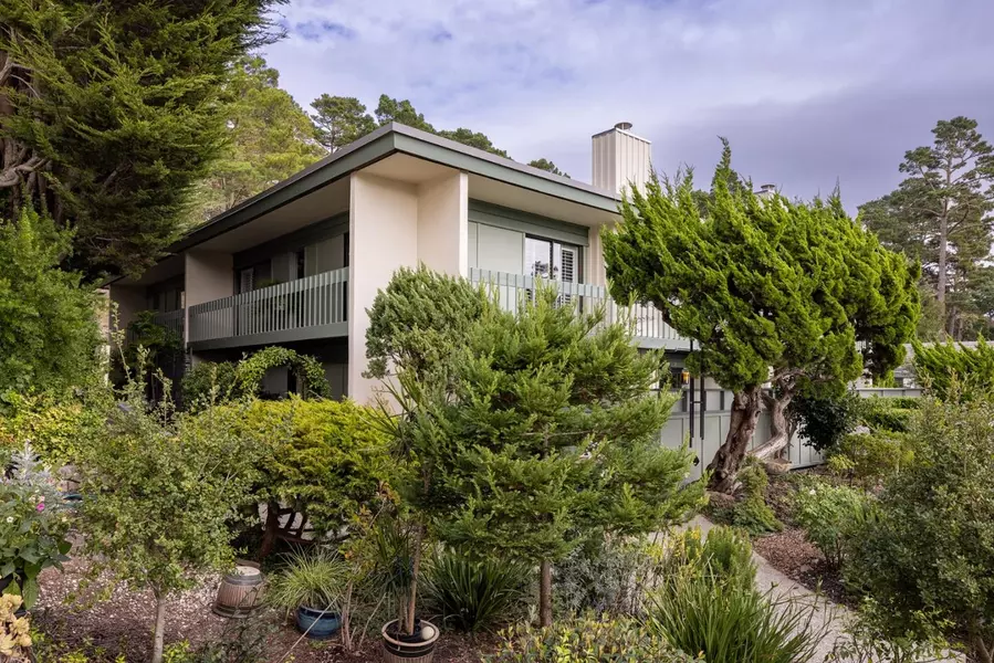 95 High Meadow LN, Carmel, CA 93923