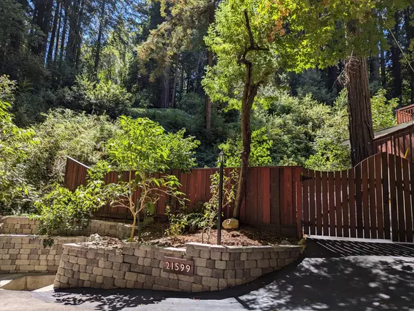 Los Gatos, CA 95033,21599 Madrone DR