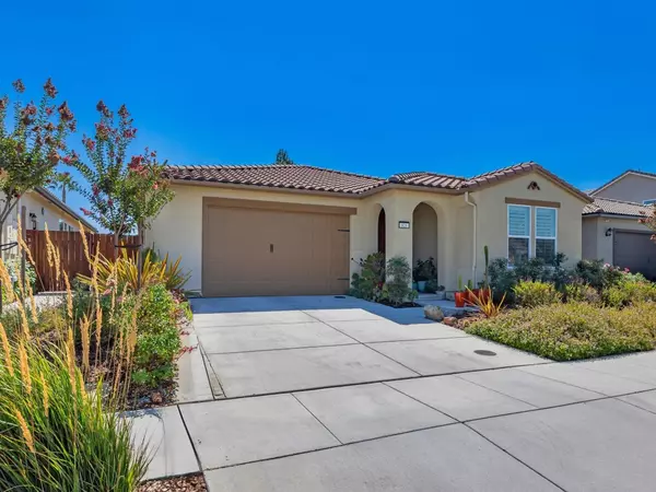 821 Cordoba WAY, Hollister, CA 95023