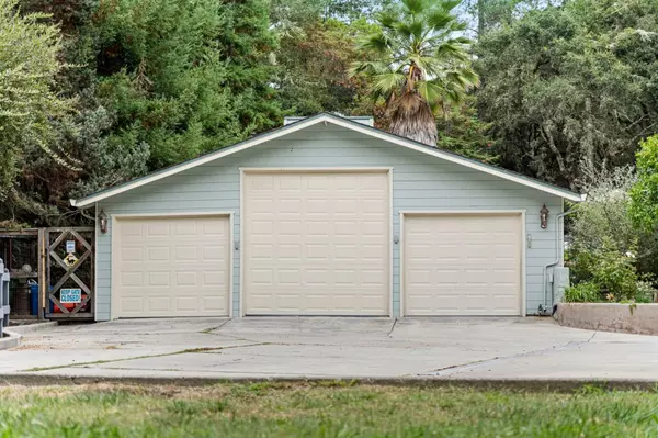 Santa Cruz, CA 95060,260 Humbug LN