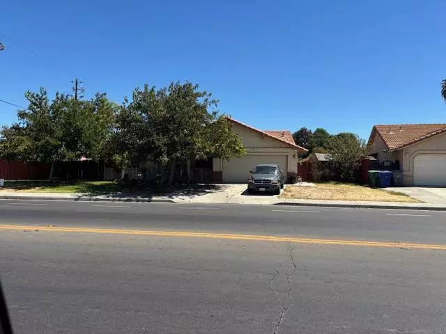 124 7th ST, Los Banos, CA 93635