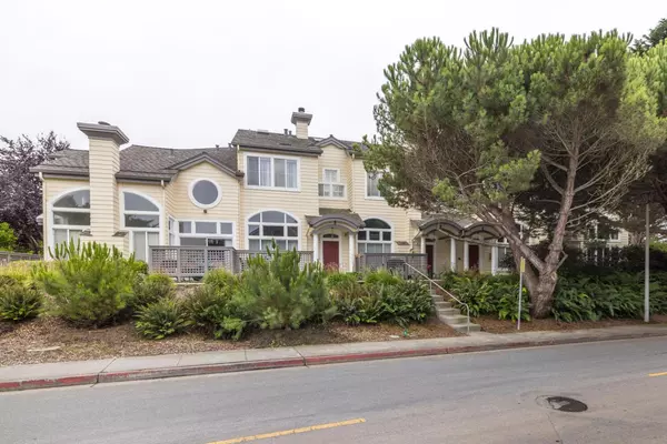 17 Erin LN, Half Moon Bay, CA 94019