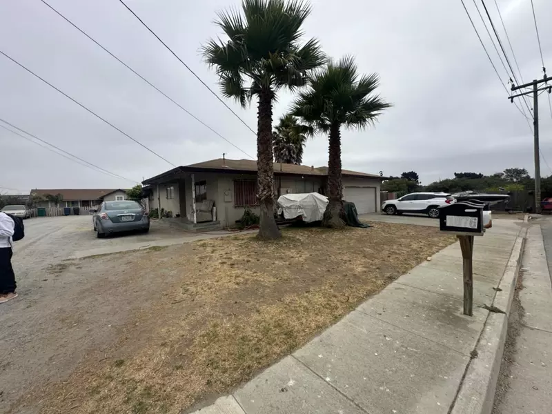 1070 Fontes LN, Salinas, CA 93907