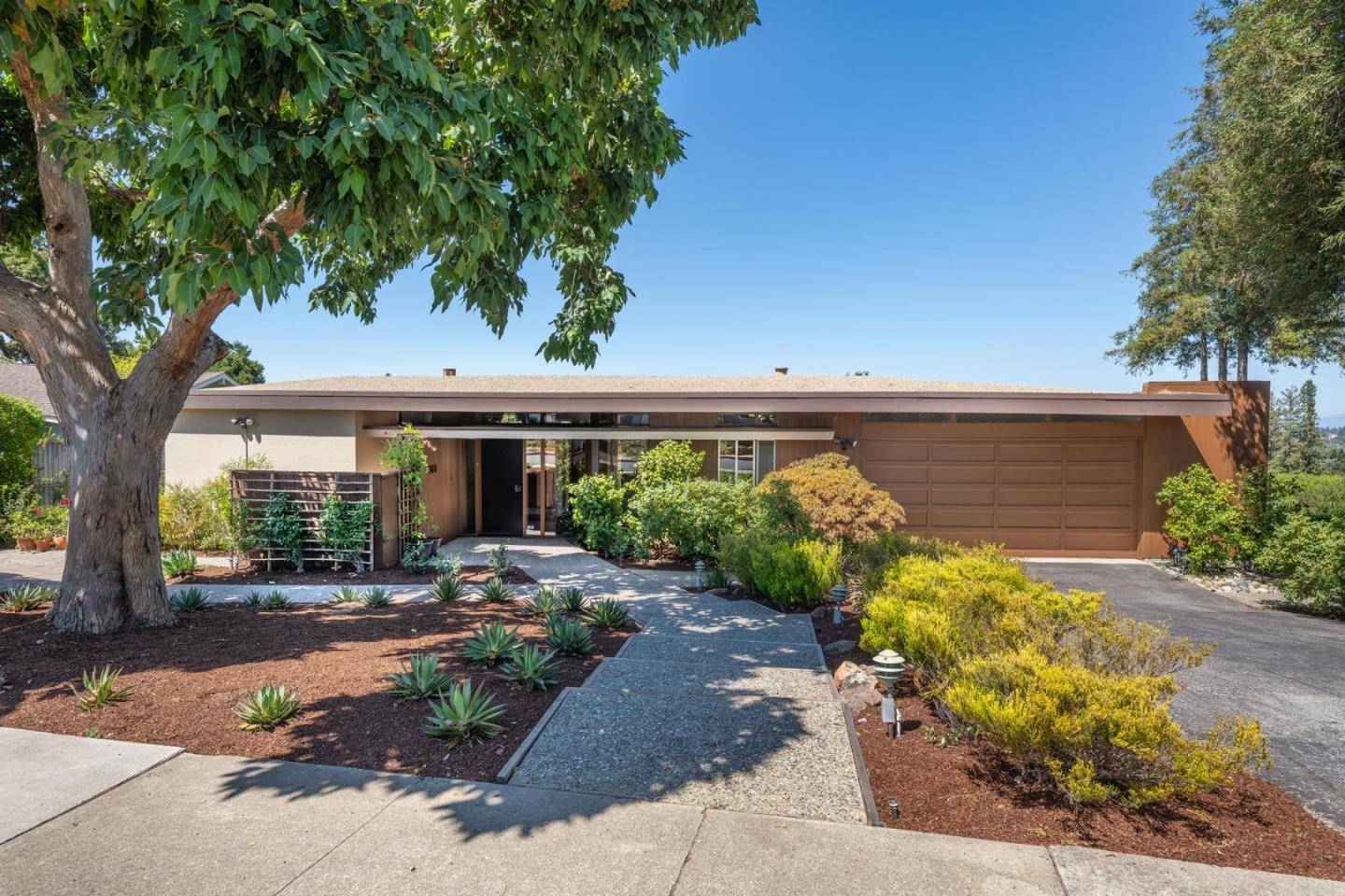 860 Lathrop DR, Stanford, CA 94305