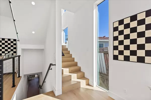 San Carlos, CA 94070,61 HILLTOP DR