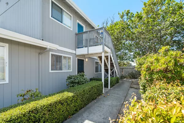 Santa Cruz, CA 95062,3870 Bramble LN D