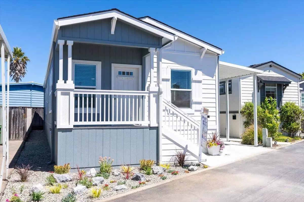 Santa Cruz, CA 95062,1555 MERRILL ST 28