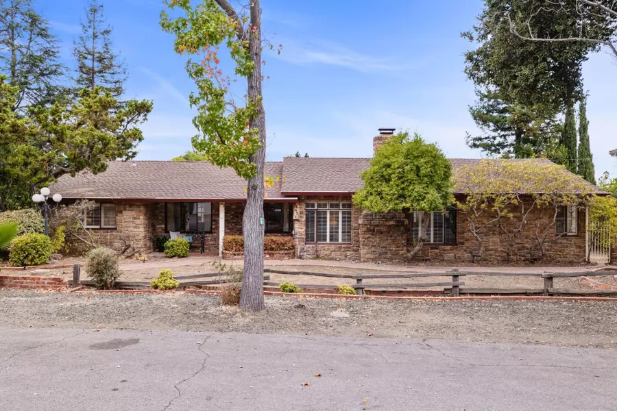 21471 Vai AVE, Cupertino, CA 95014