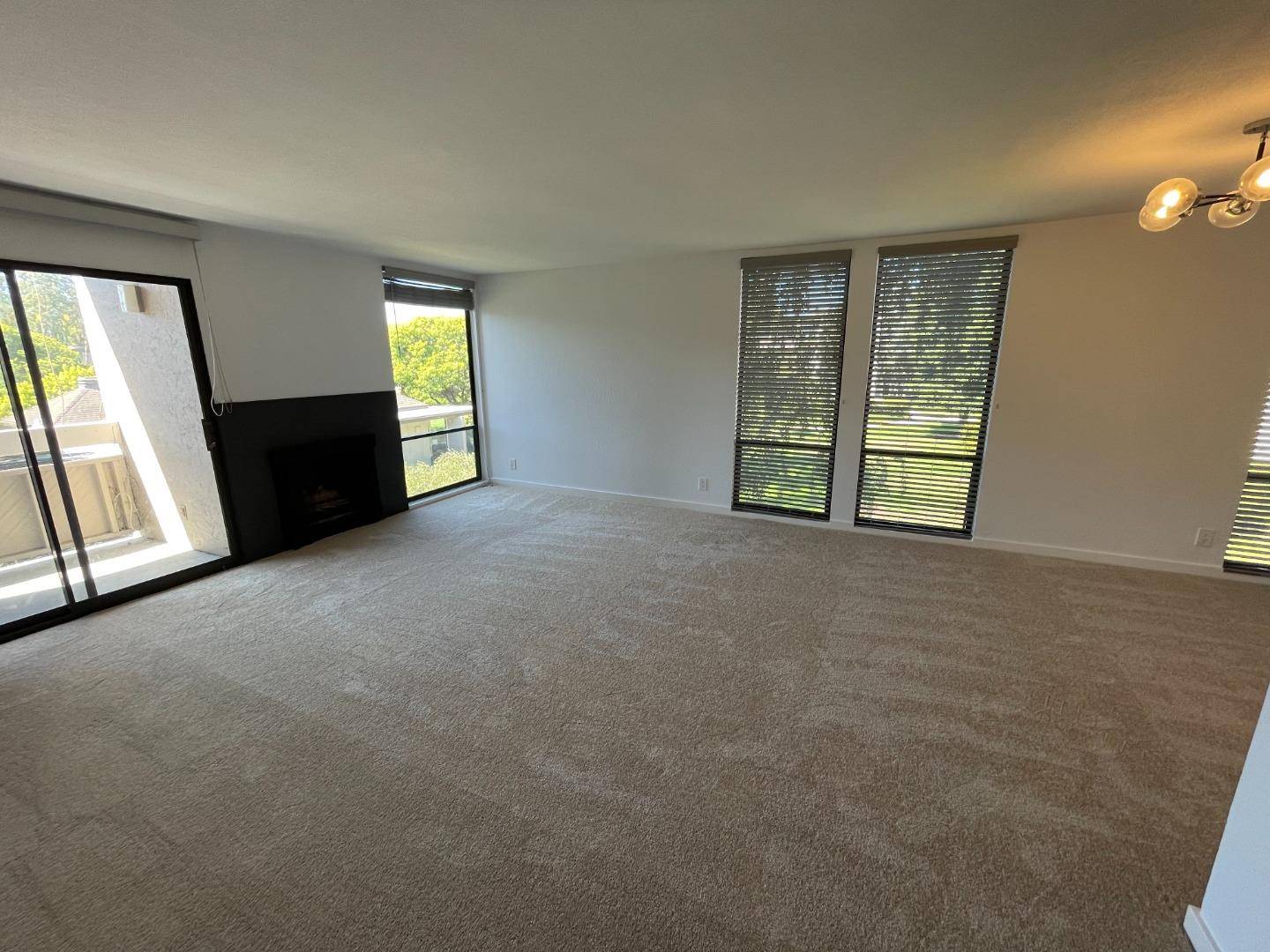 Foster City, CA 94404,1170 Foster City BLVD 215