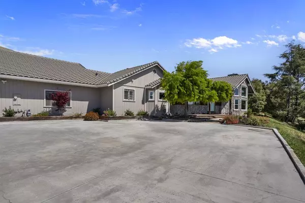 Tres Pinos, CA 95075,5955 Diablo Hills RD