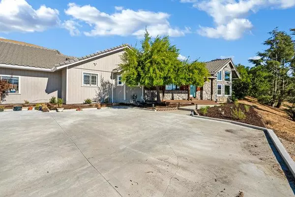 Tres Pinos, CA 95075,5955 Diablo Hills RD