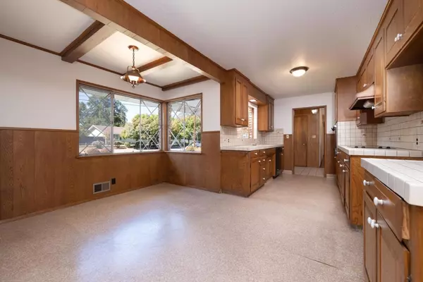 Los Altos, CA 94022,715 Casa Bonita CT