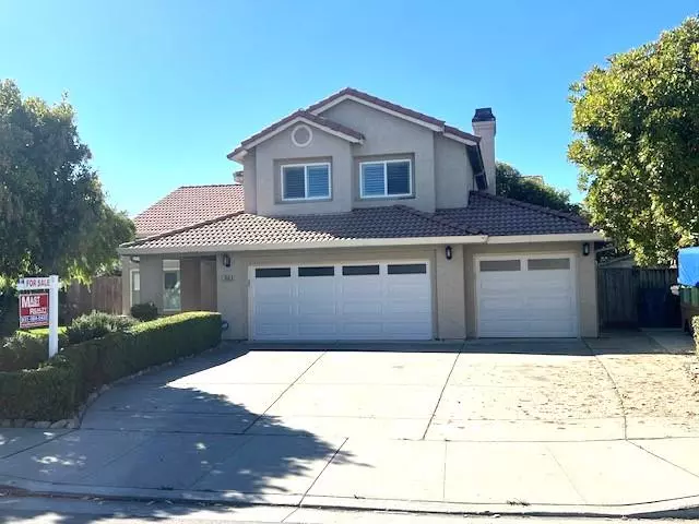 162 Pacific CT, Marina, CA 93933