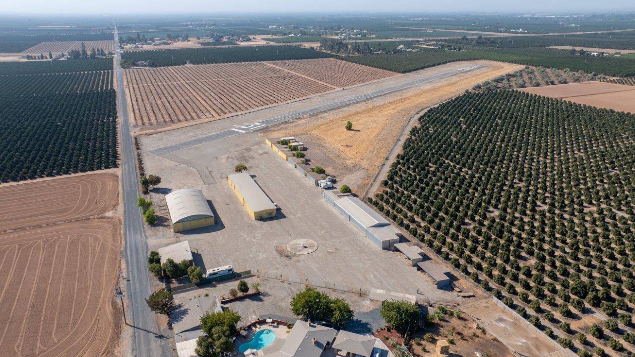 23500 Eckert Field Airport (1Q1) Avenue 204, Strathmore, CA 93267