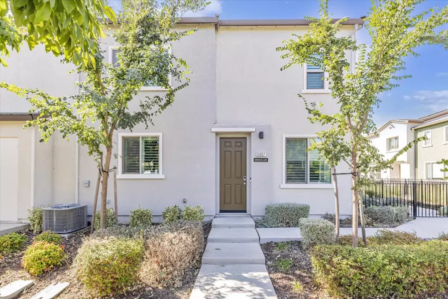 5667 Whimsical LN, Sacramento, CA 95835