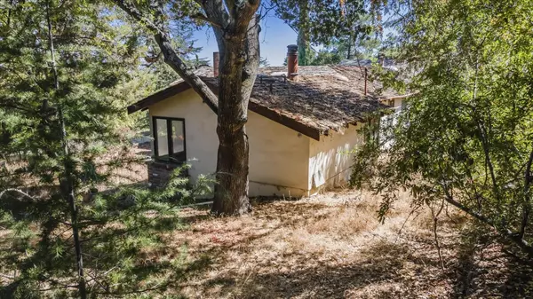 Los Altos Hills, CA 94024,11090 Mora DR