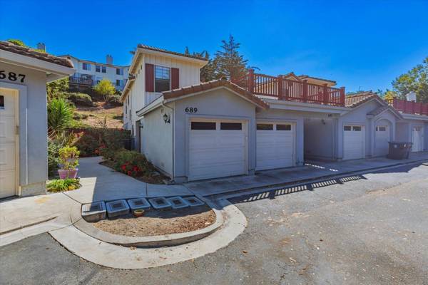 Salinas, CA 93905,689 Las Casitas DR