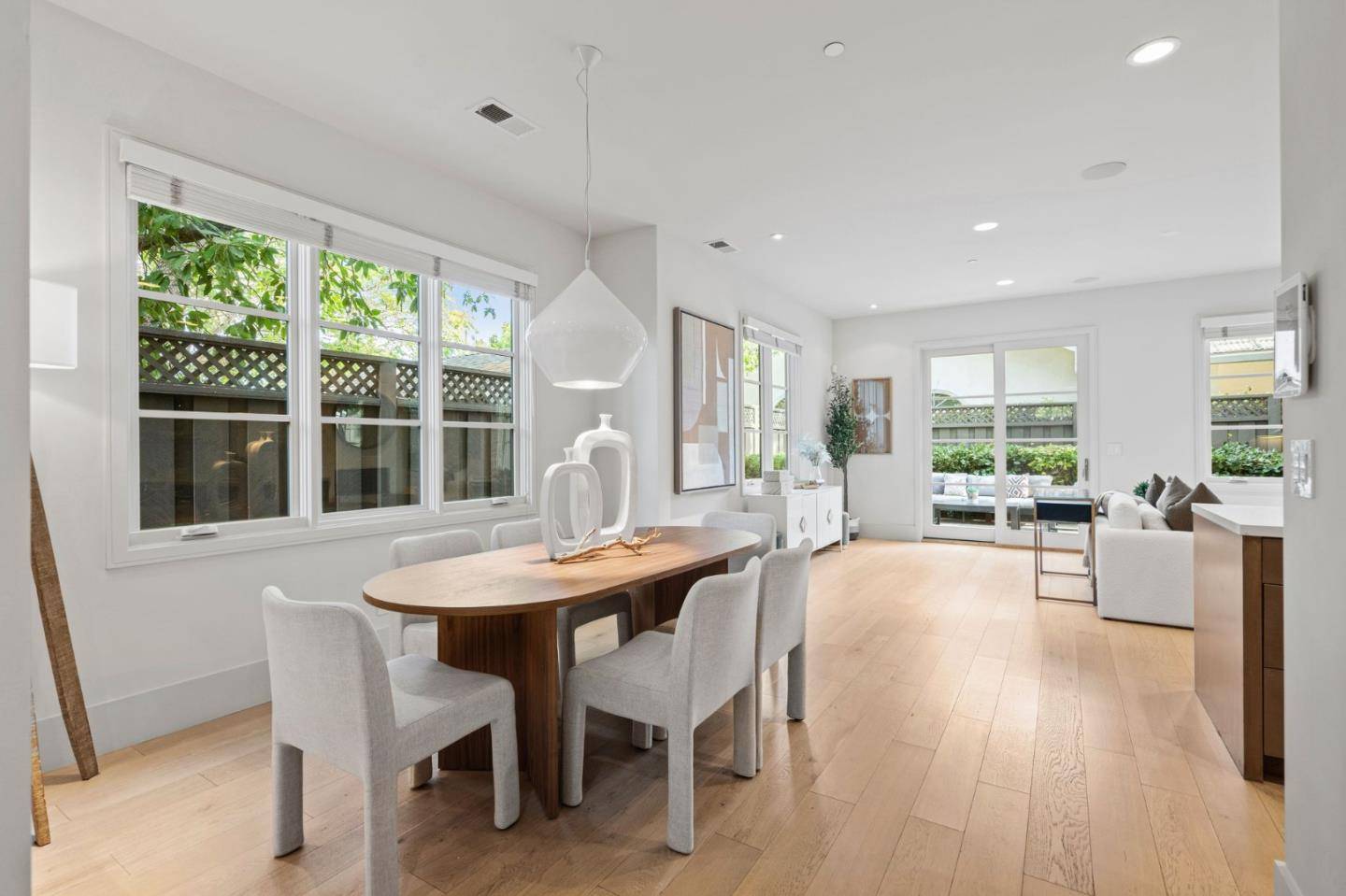 Mountain View, CA 94041,956 California ST