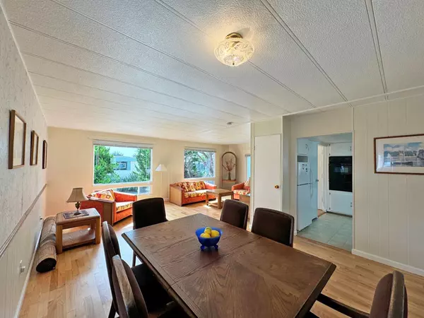 Half Moon Bay, CA 94019,22 Sea Breeze DR 22